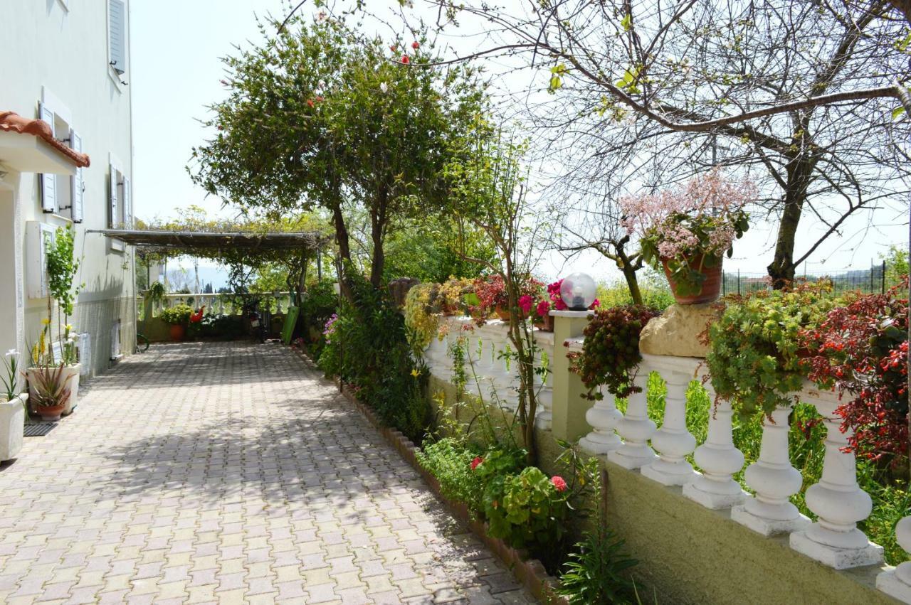 Araucaria Home ลิคชูรี ภายนอก รูปภาพ